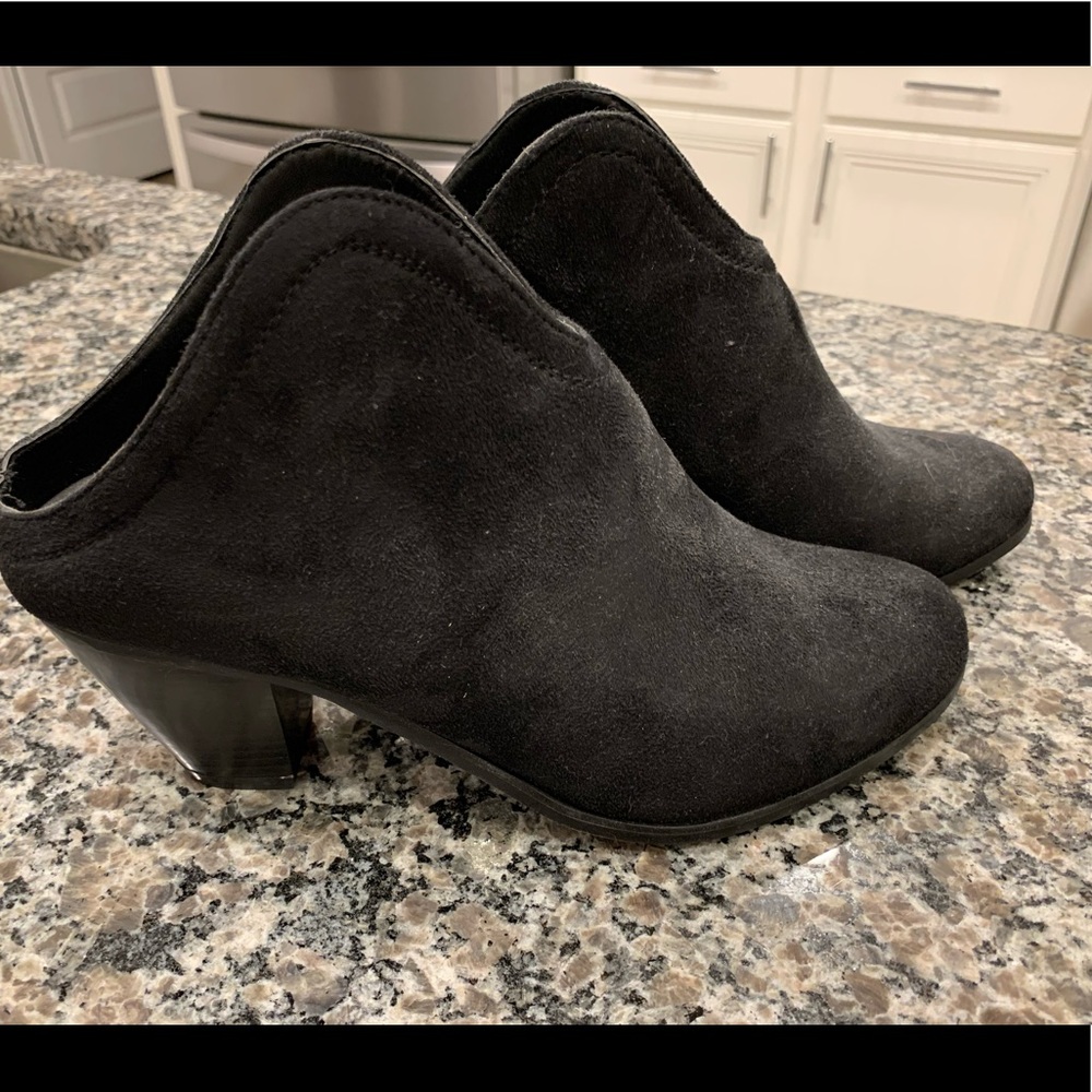 Pierre Dumas - Never Worn - Black Suede booties
